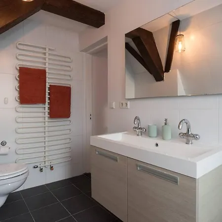 Emperor's Studio Apartment